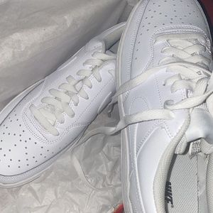 BRAND NEW NIKE AIRFORCE ONES07 ALL WHITE Size 10.5
